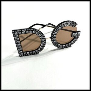 SUPER TACKY AND FANTASTIC SUNNIES !